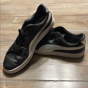 Puma tennis shoes size 10